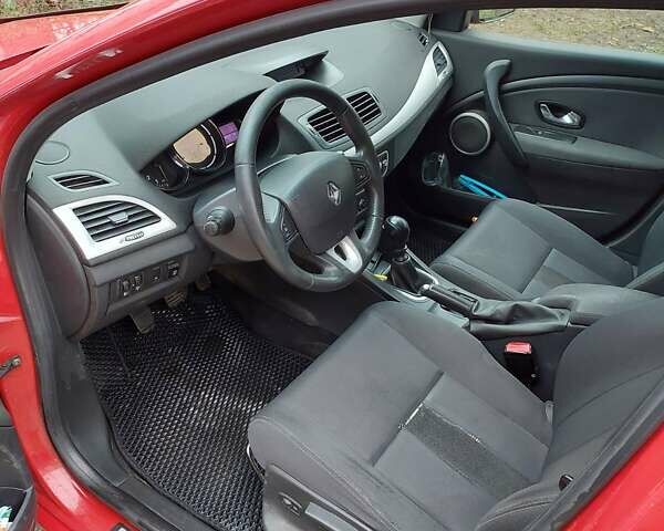 Красный Рено Меган, объемом двигателя 1.4 л и пробегом 195 тыс. км за 5000 $, фото 17 на Automoto.ua