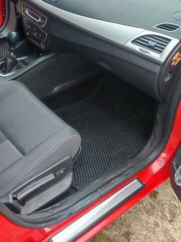 Красный Рено Меган, объемом двигателя 1.4 л и пробегом 195 тыс. км за 5000 $, фото 6 на Automoto.ua