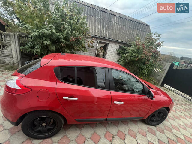 Красный Рено Меган, объемом двигателя 1.5 л и пробегом 231 тыс. км за 6200 $, фото 6 на Automoto.ua