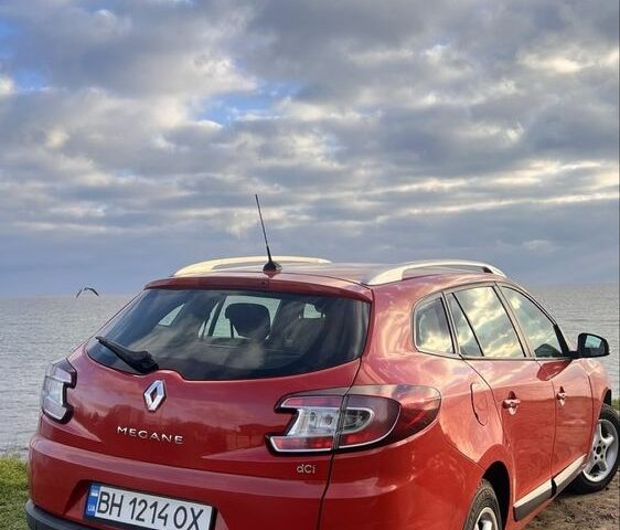 Красный Рено Меган, объемом двигателя 1.5 л и пробегом 300 тыс. км за 5300 $, фото 6 на Automoto.ua
