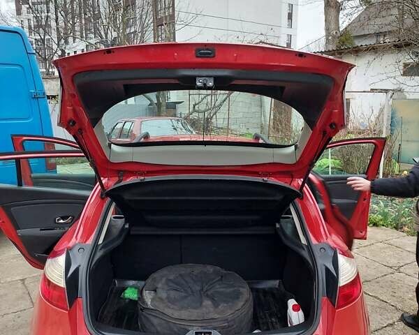 Красный Рено Меган, объемом двигателя 1.4 л и пробегом 195 тыс. км за 5000 $, фото 15 на Automoto.ua