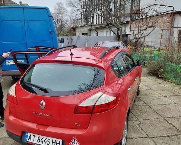 Красный Рено Меган, объемом двигателя 1.4 л и пробегом 195 тыс. км за 5000 $, фото 16 на Automoto.ua