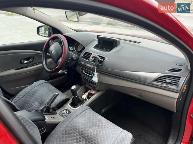 Красный Рено Меган, объемом двигателя 1.46 л и пробегом 250 тыс. км за 6800 $, фото 7 на Automoto.ua