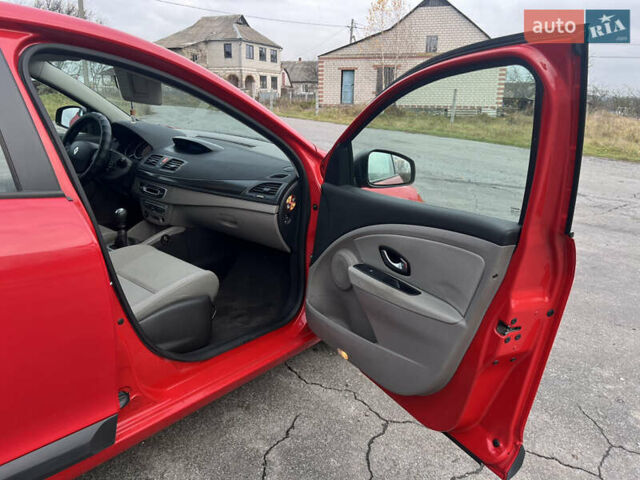 Червоний Рено Меган, об'ємом двигуна 1.5 л та пробігом 238 тис. км за 6500 $, фото 14 на Automoto.ua