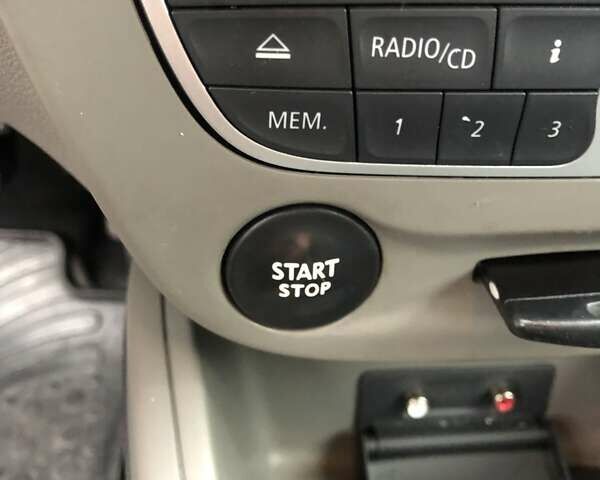 Червоний Рено Меган, об'ємом двигуна 1.6 л та пробігом 176 тис. км за 6799 $, фото 63 на Automoto.ua