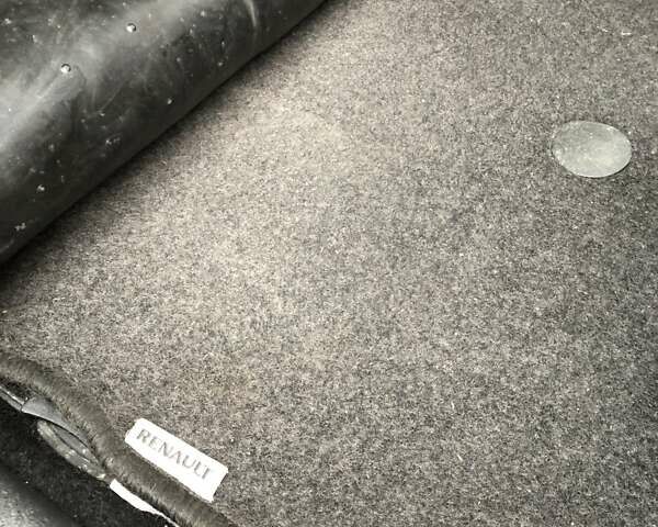 Червоний Рено Меган, об'ємом двигуна 1.6 л та пробігом 176 тис. км за 6799 $, фото 40 на Automoto.ua