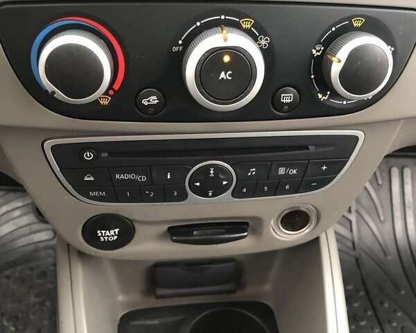 Червоний Рено Меган, об'ємом двигуна 1.6 л та пробігом 176 тис. км за 6799 $, фото 44 на Automoto.ua