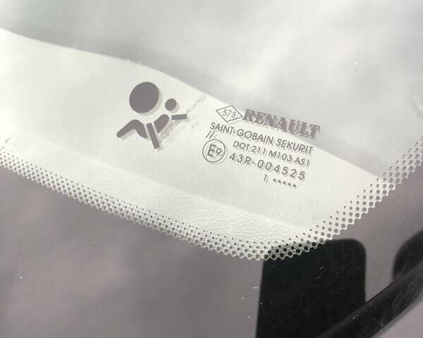 Червоний Рено Меган, об'ємом двигуна 1.6 л та пробігом 176 тис. км за 6799 $, фото 30 на Automoto.ua