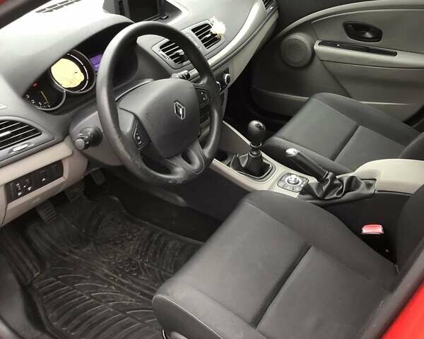 Червоний Рено Меган, об'ємом двигуна 1.6 л та пробігом 176 тис. км за 6799 $, фото 13 на Automoto.ua