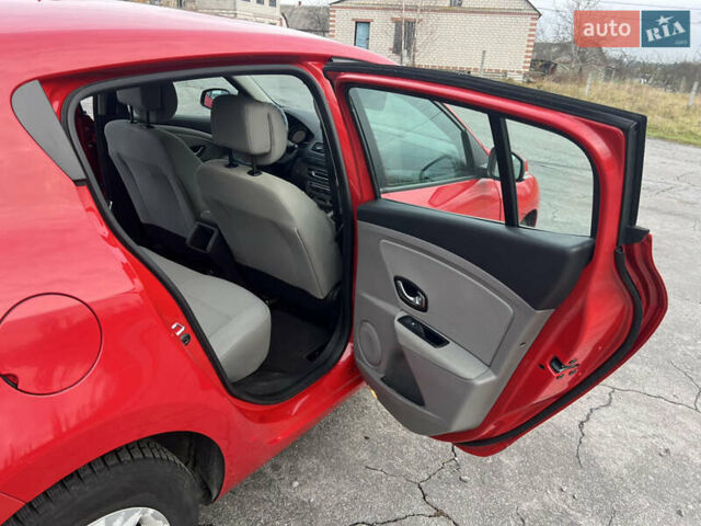 Червоний Рено Меган, об'ємом двигуна 1.5 л та пробігом 238 тис. км за 6500 $, фото 13 на Automoto.ua