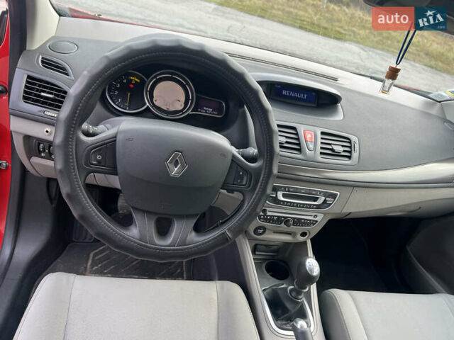 Червоний Рено Меган, об'ємом двигуна 1.5 л та пробігом 238 тис. км за 6500 $, фото 10 на Automoto.ua