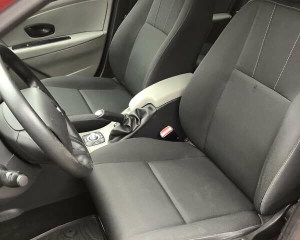 Червоний Рено Меган, об'ємом двигуна 1.6 л та пробігом 176 тис. км за 6799 $, фото 14 на Automoto.ua