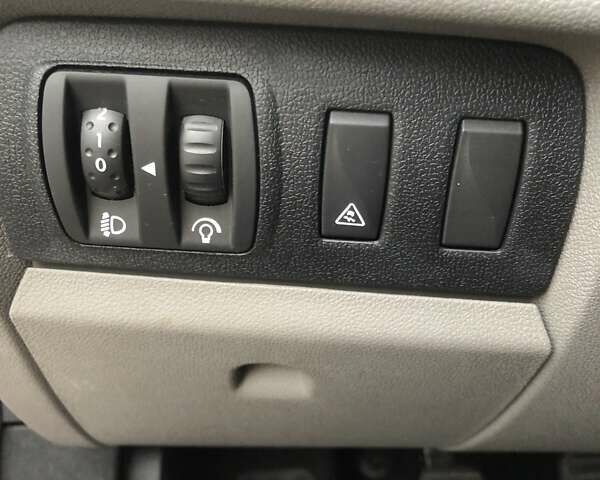 Червоний Рено Меган, об'ємом двигуна 1.6 л та пробігом 176 тис. км за 6799 $, фото 50 на Automoto.ua