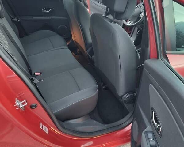 Красный Рено Меган, объемом двигателя 1.46 л и пробегом 235 тыс. км за 7200 $, фото 9 на Automoto.ua