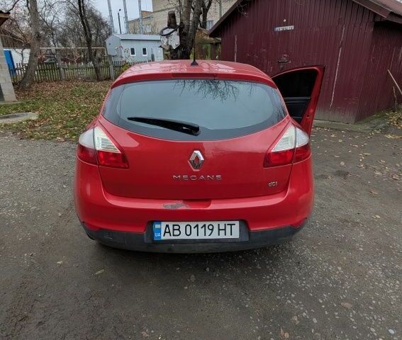 Червоний Рено Меган, об'ємом двигуна 1.5 л та пробігом 239 тис. км за 6300 $, фото 2 на Automoto.ua