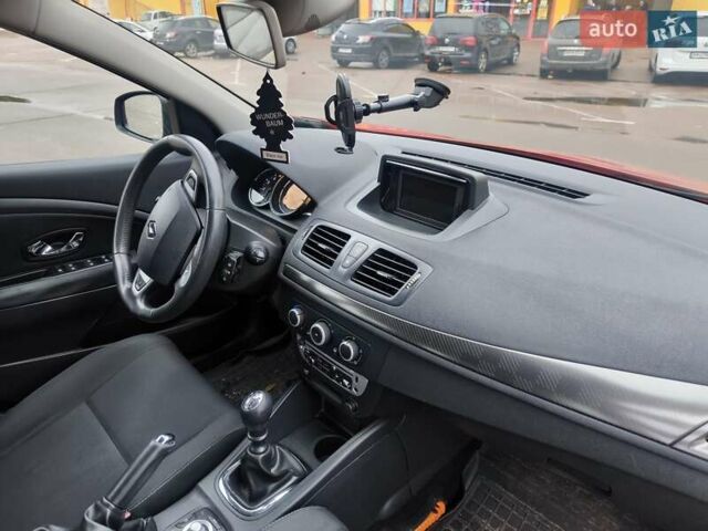 Красный Рено Меган, объемом двигателя 1.5 л и пробегом 269 тыс. км за 7000 $, фото 9 на Automoto.ua