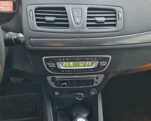 Красный Рено Меган, объемом двигателя 1.46 л и пробегом 235 тыс. км за 7200 $, фото 12 на Automoto.ua