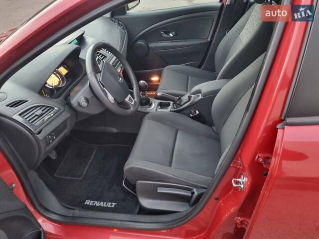 Красный Рено Меган, объемом двигателя 1.46 л и пробегом 235 тыс. км за 7200 $, фото 13 на Automoto.ua