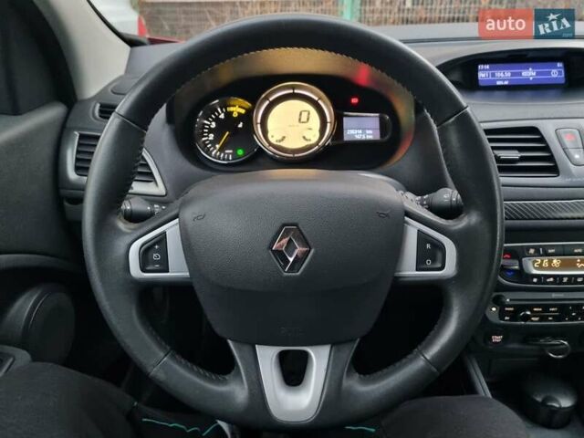 Красный Рено Меган, объемом двигателя 1.46 л и пробегом 235 тыс. км за 7200 $, фото 4 на Automoto.ua