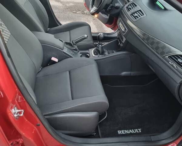 Красный Рено Меган, объемом двигателя 1.46 л и пробегом 235 тыс. км за 7200 $, фото 7 на Automoto.ua