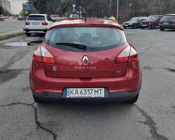 Красный Рено Меган, объемом двигателя 1.46 л и пробегом 235 тыс. км за 7200 $, фото 18 на Automoto.ua