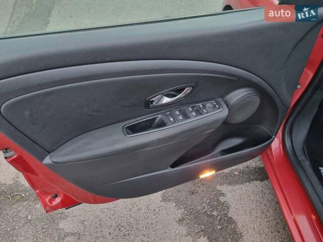 Красный Рено Меган, объемом двигателя 1.46 л и пробегом 235 тыс. км за 7200 $, фото 16 на Automoto.ua