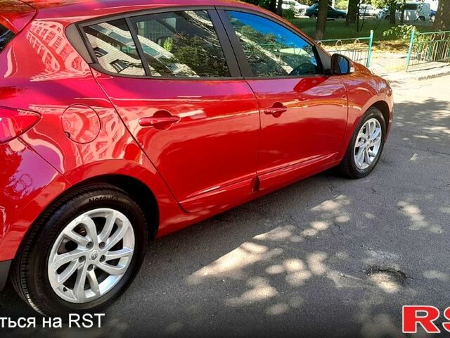 Красный Рено Меган, объемом двигателя 1.5 л и пробегом 234 тыс. км за 7800 $, фото 3 на Automoto.ua
