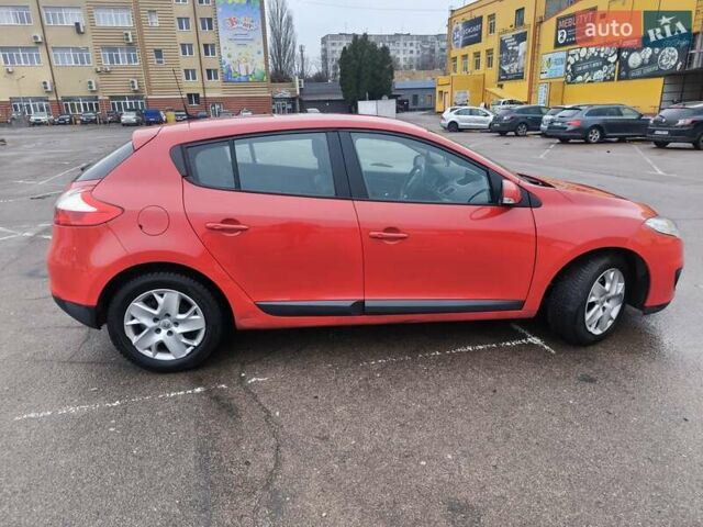 Красный Рено Меган, объемом двигателя 1.5 л и пробегом 269 тыс. км за 7000 $, фото 8 на Automoto.ua