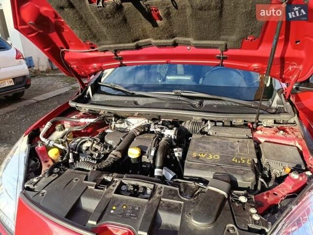 Красный Рено Меган, объемом двигателя 1.5 л и пробегом 202 тыс. км за 7950 $, фото 5 на Automoto.ua