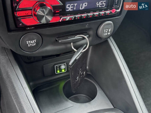 Красный Рено Меган, объемом двигателя 1.6 л и пробегом 188 тыс. км за 6999 $, фото 18 на Automoto.ua