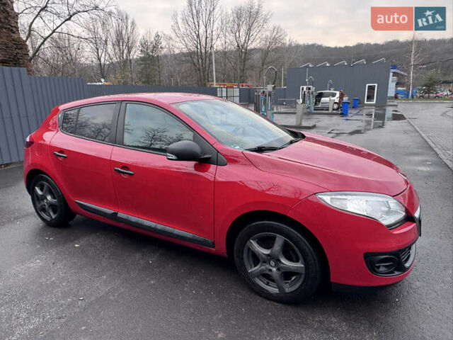 Красный Рено Меган, объемом двигателя 1.6 л и пробегом 188 тыс. км за 6999 $, фото 11 на Automoto.ua