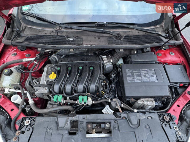 Красный Рено Меган, объемом двигателя 1.6 л и пробегом 188 тыс. км за 6999 $, фото 28 на Automoto.ua