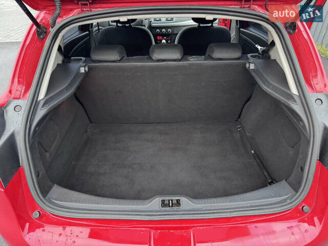 Красный Рено Меган, объемом двигателя 1.6 л и пробегом 188 тыс. км за 6999 $, фото 25 на Automoto.ua