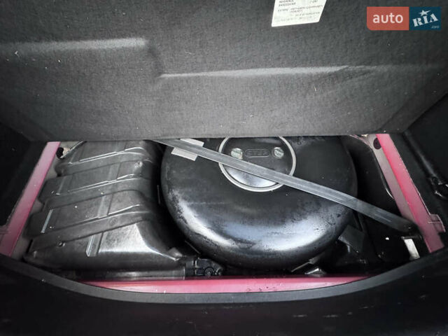 Красный Рено Меган, объемом двигателя 1.6 л и пробегом 188 тыс. км за 6999 $, фото 26 на Automoto.ua