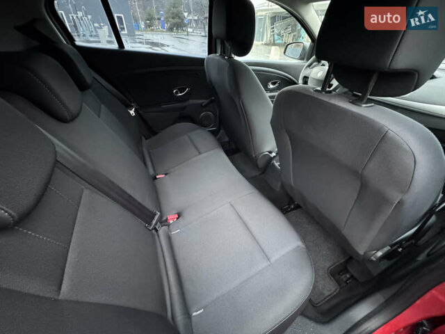 Красный Рено Меган, объемом двигателя 1.6 л и пробегом 188 тыс. км за 6999 $, фото 23 на Automoto.ua