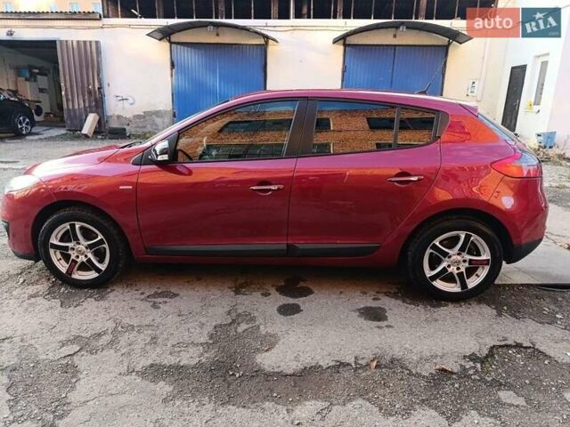 Красный Рено Меган, объемом двигателя 1.5 л и пробегом 202 тыс. км за 7950 $, фото 7 на Automoto.ua