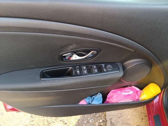 Красный Рено Меган, объемом двигателя 1.5 л и пробегом 202 тыс. км за 7950 $, фото 14 на Automoto.ua