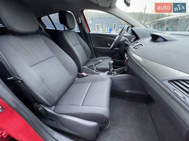 Красный Рено Меган, объемом двигателя 1.6 л и пробегом 188 тыс. км за 6999 $, фото 24 на Automoto.ua