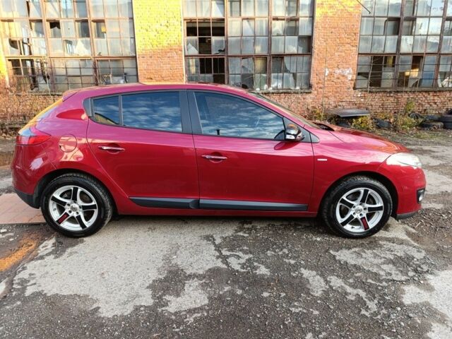 Красный Рено Меган, объемом двигателя 1.5 л и пробегом 202 тыс. км за 7950 $, фото 9 на Automoto.ua