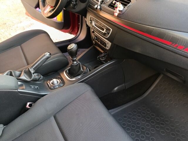 Красный Рено Меган, объемом двигателя 1.5 л и пробегом 202 тыс. км за 7950 $, фото 11 на Automoto.ua