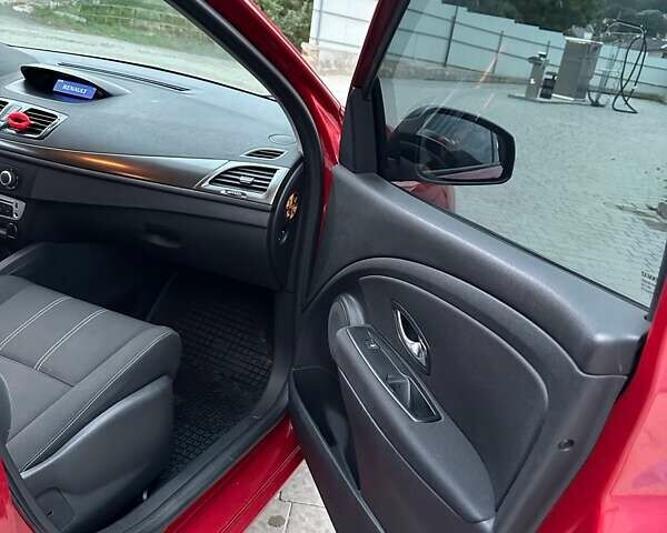 Червоний Рено Меган, об'ємом двигуна 1.5 л та пробігом 186 тис. км за 8800 $, фото 11 на Automoto.ua