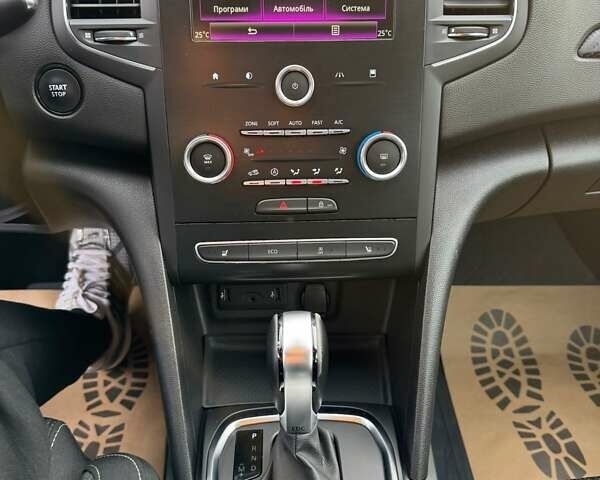 Красный Рено Меган, объемом двигателя 1.3 л и пробегом 158 тыс. км за 14800 $, фото 15 на Automoto.ua