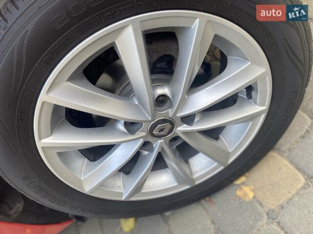 Червоний Рено Меган, об'ємом двигуна 1.3 л та пробігом 150 тис. км за 14200 $, фото 20 на Automoto.ua