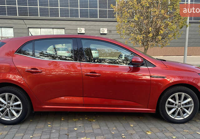 Красный Рено Меган, объемом двигателя 1.4 л и пробегом 150 тыс. км за 13700 $, фото 3 на Automoto.ua