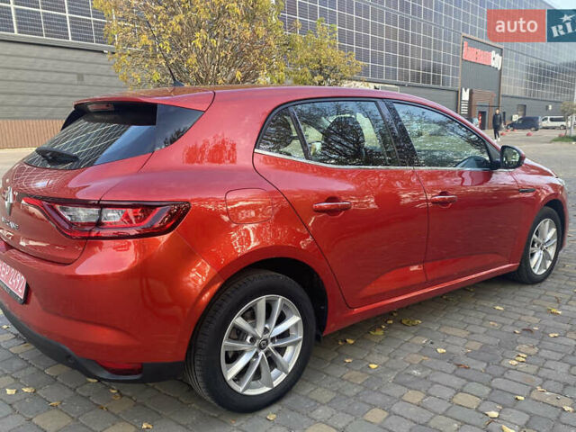 Червоний Рено Меган, об'ємом двигуна 1.3 л та пробігом 150 тис. км за 14200 $, фото 4 на Automoto.ua