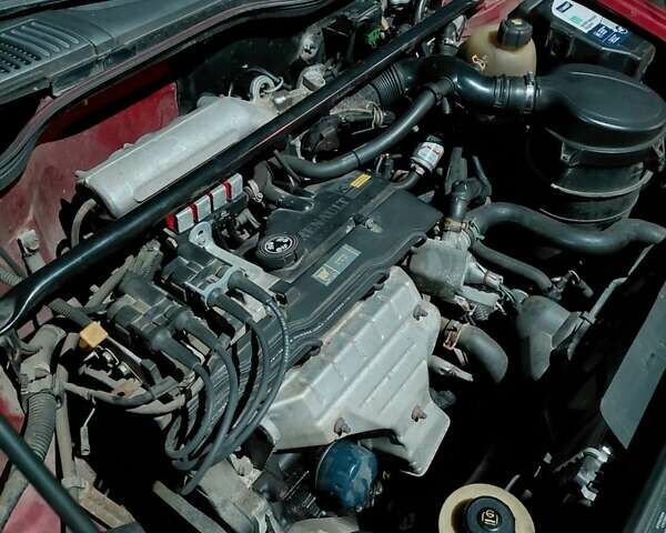 Красный Рено Меган, объемом двигателя 1.6 л и пробегом 116 тыс. км за 1700 $, фото 16 на Automoto.ua