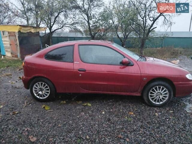 Красный Рено Меган, объемом двигателя 1.6 л и пробегом 116 тыс. км за 1700 $, фото 2 на Automoto.ua