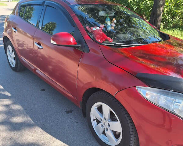 Красный Рено Меган, объемом двигателя 2 л и пробегом 170 тыс. км за 5800 $, фото 4 на Automoto.ua