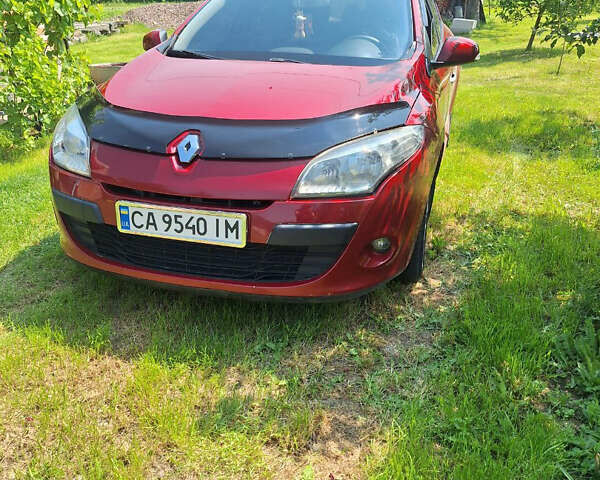 Красный Рено Меган, объемом двигателя 2 л и пробегом 170 тыс. км за 5800 $, фото 10 на Automoto.ua