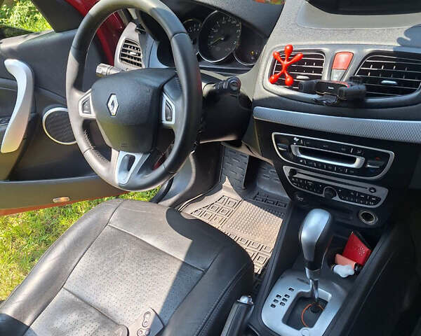 Красный Рено Меган, объемом двигателя 2 л и пробегом 170 тыс. км за 5800 $, фото 13 на Automoto.ua